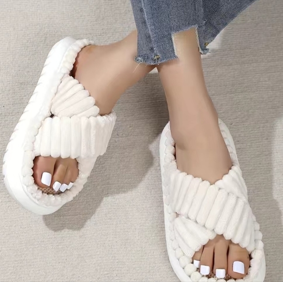 NWT Women Plush Cross Strap Platform Slippers, Linen Insole, Open Toe, Non-slip - Picture 3 of 8